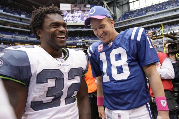 James unique style took him on Hall of Fame journey AP News